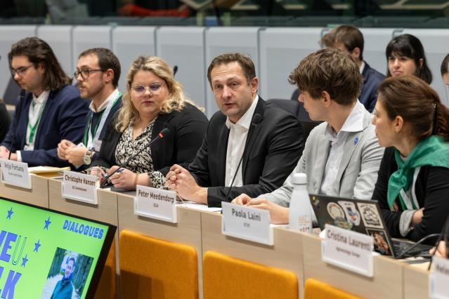 Policy dialogue between Christophe Hansen, European Commissioner, and young people